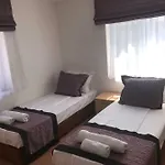 Aurora بيت ضيافة *