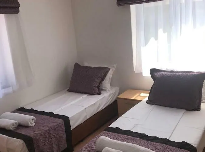 Aurora Guest house *