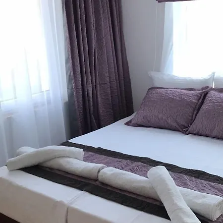 בית הארחה Aurora גולדן סנדס